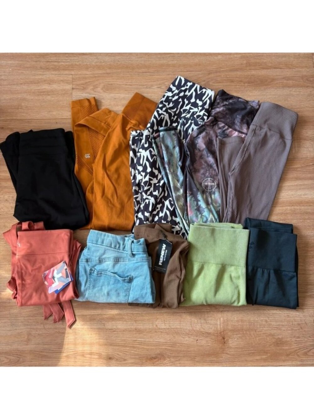 Women’s Size XS Bundle - 10 items